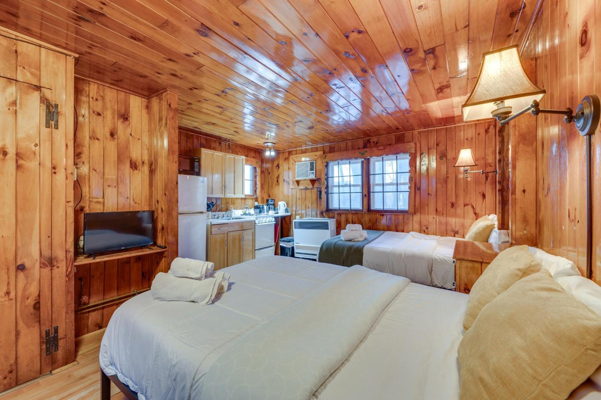 Cozy Laconia Studio With Pool Access - 2 Mi To Lake! Apartment Екстериор снимка