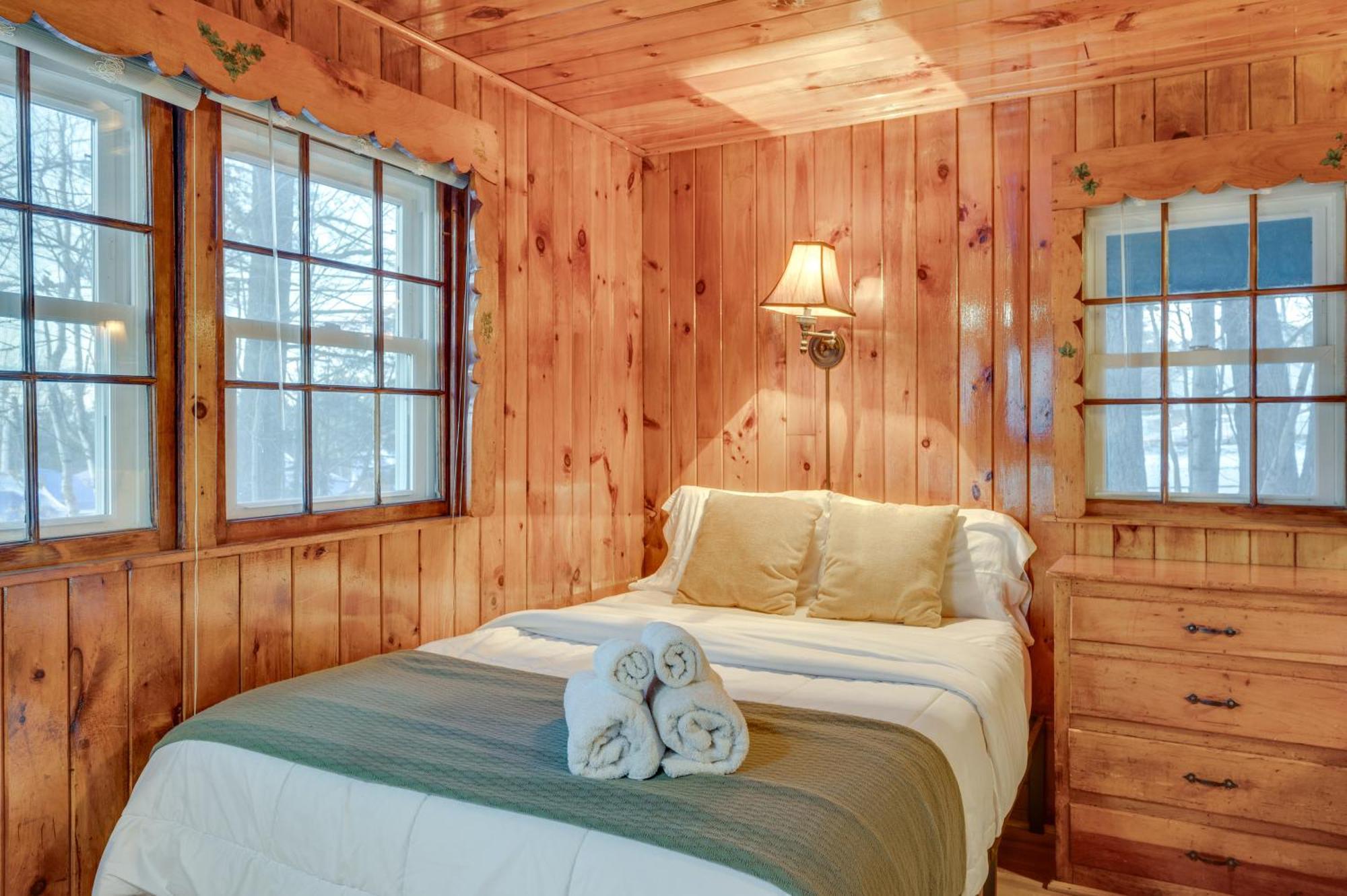 Cozy Laconia Studio With Pool Access - 2 Mi To Lake! Apartment Екстериор снимка